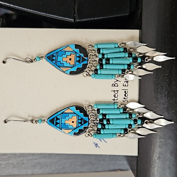 Colors Earrings - Picture 1 of 7